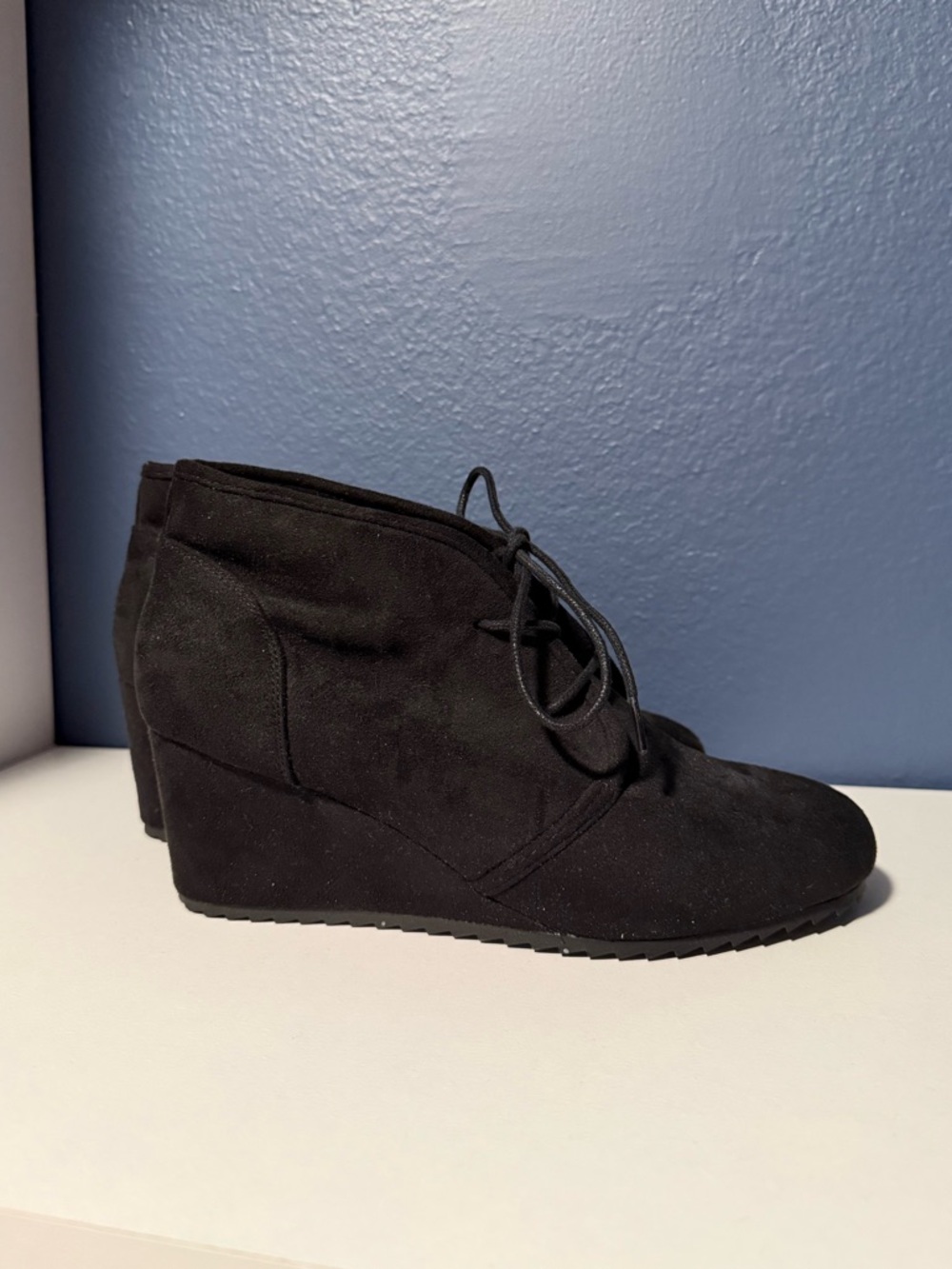 Torrid Faux Suede Wedge Ankle Lace-Up Black Booties Size 8 1/2 Wide Width